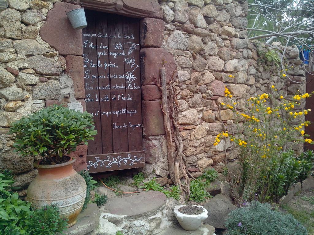 مبيت وإفطار Le Bousquet-d'Orb Le Clos De La Source المظهر الخارجي الصورة